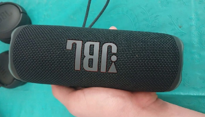 اسپیکر بلوتوثی قابل حمل جی بی ال مدل Flip 6 5 s2